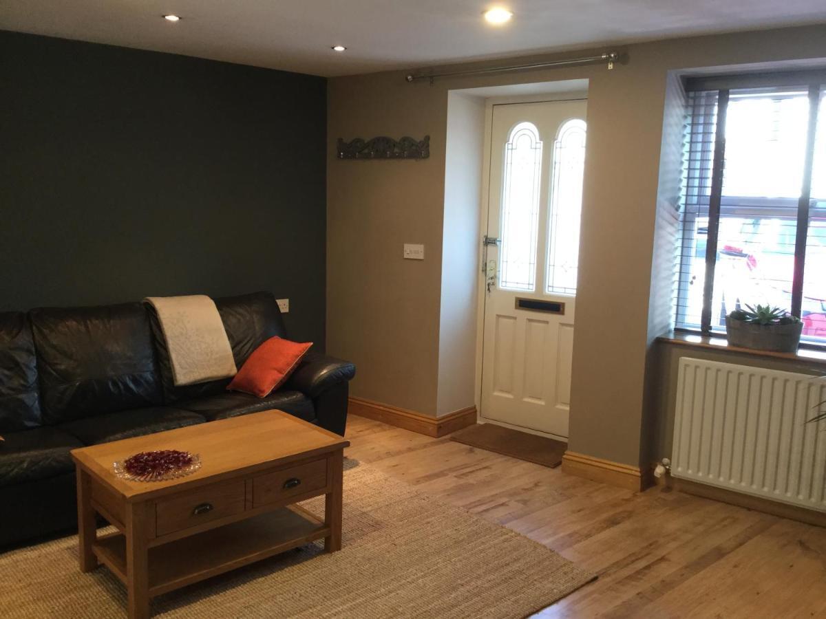 6 Beili Priory Abergavenny